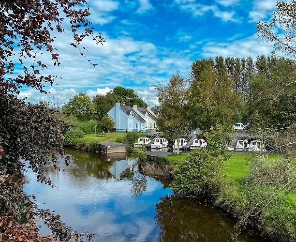 Leitrim Quay - Riverside 7 *