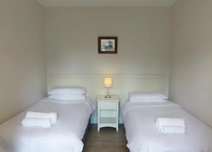 Leitrim Quay - Riverside 7 County Leitrim